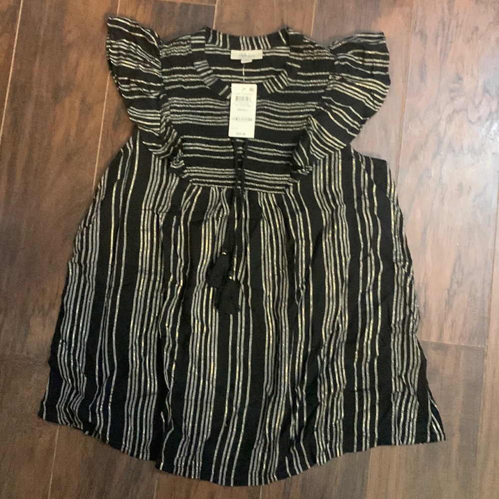 Flutter sleeve top. Size Small